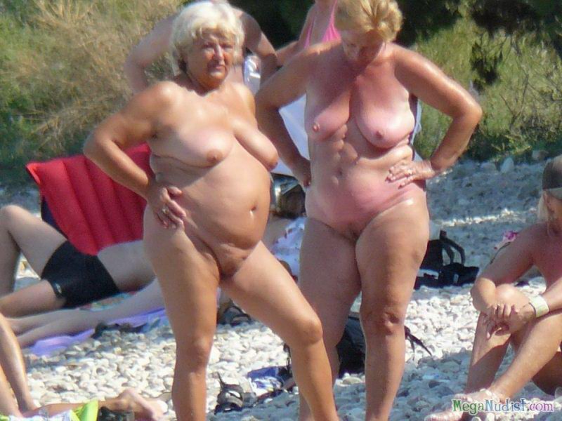 Порно Голые Старухи На Пляже