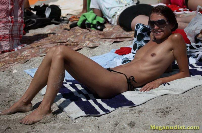 Голые девушки на пляжах Казантипа