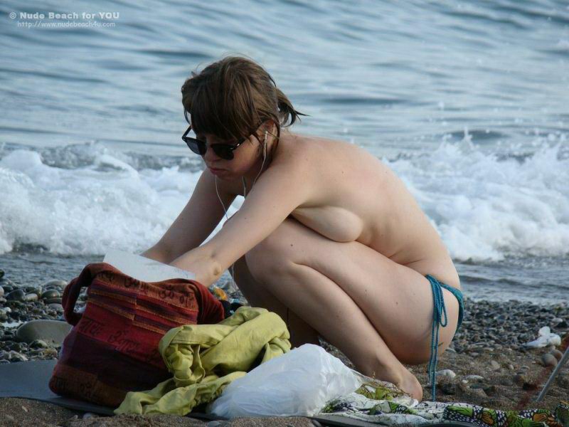 Фото нудистов с пляжа Лисьей бухты