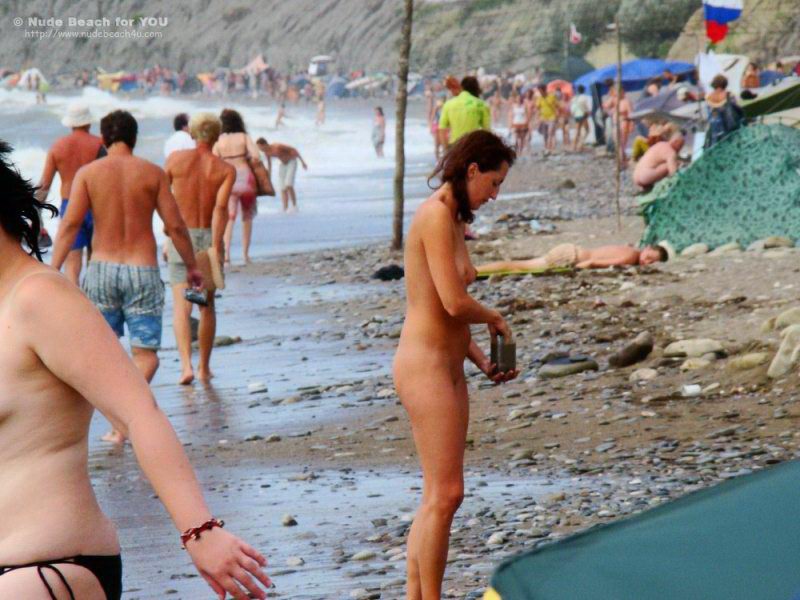 Фото нудистов с пляжа Лисьей бухты