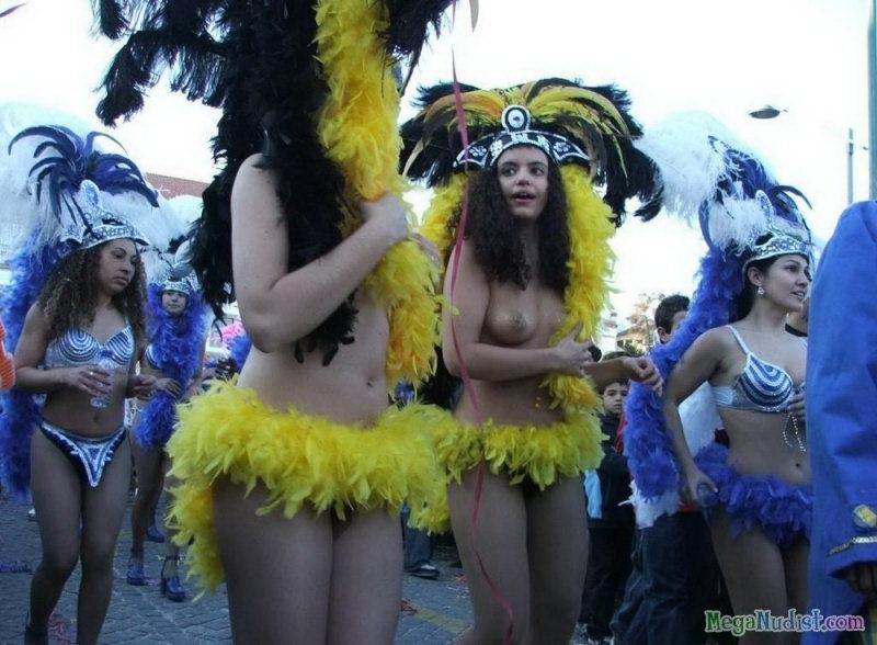 Латинские девушки в эротическом карнавале