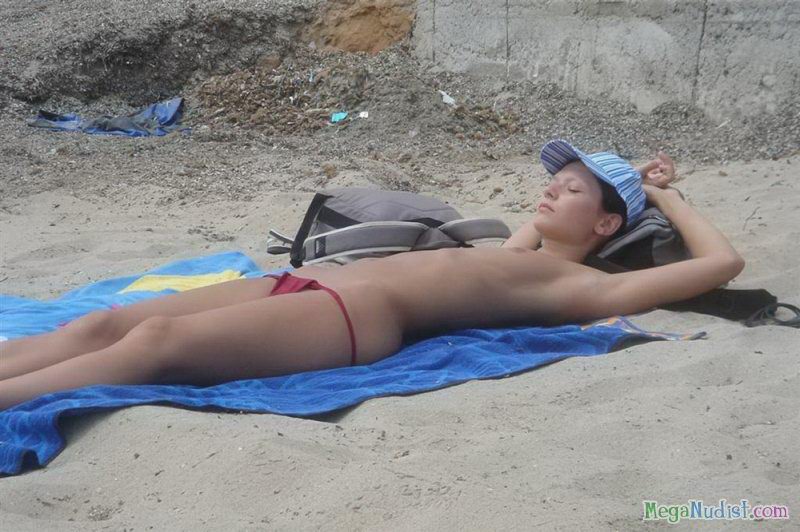 Русские красотки нудистки на пляжах у моря фото