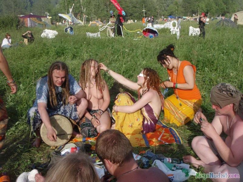 Русские нудисты на пикнике