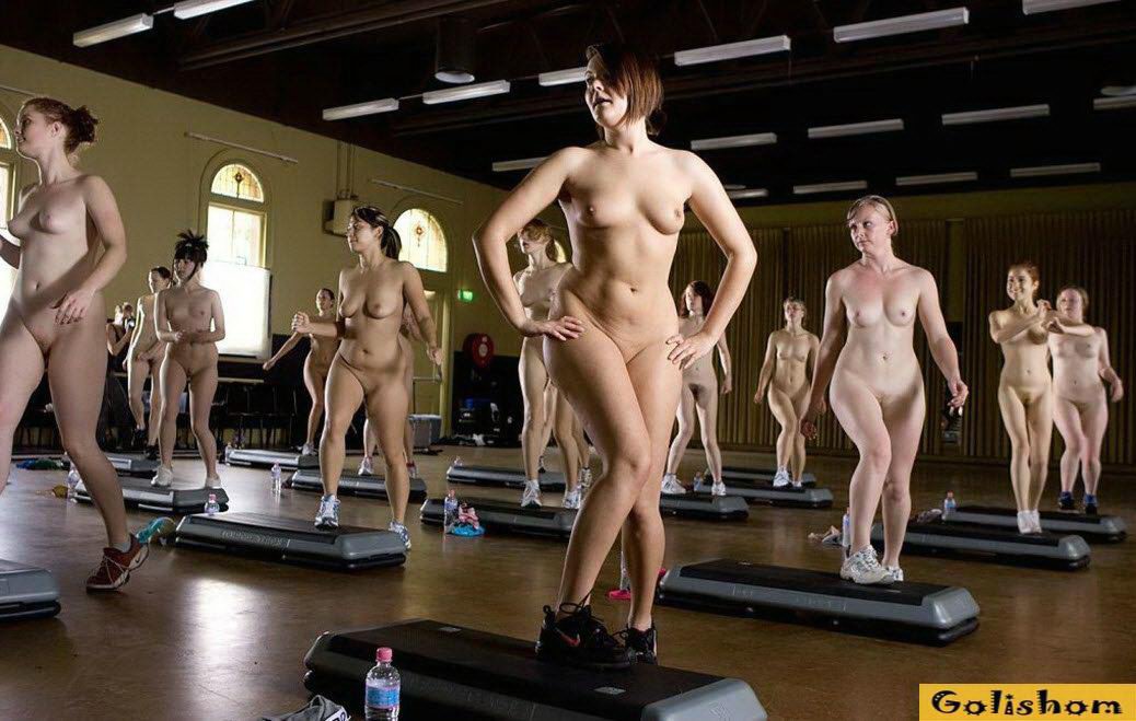 голые девки занимаются фитнесом