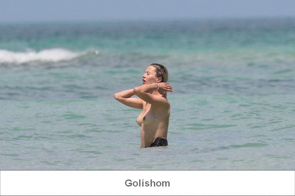 Голая Виктория Боня засветилась в Майами на пляже