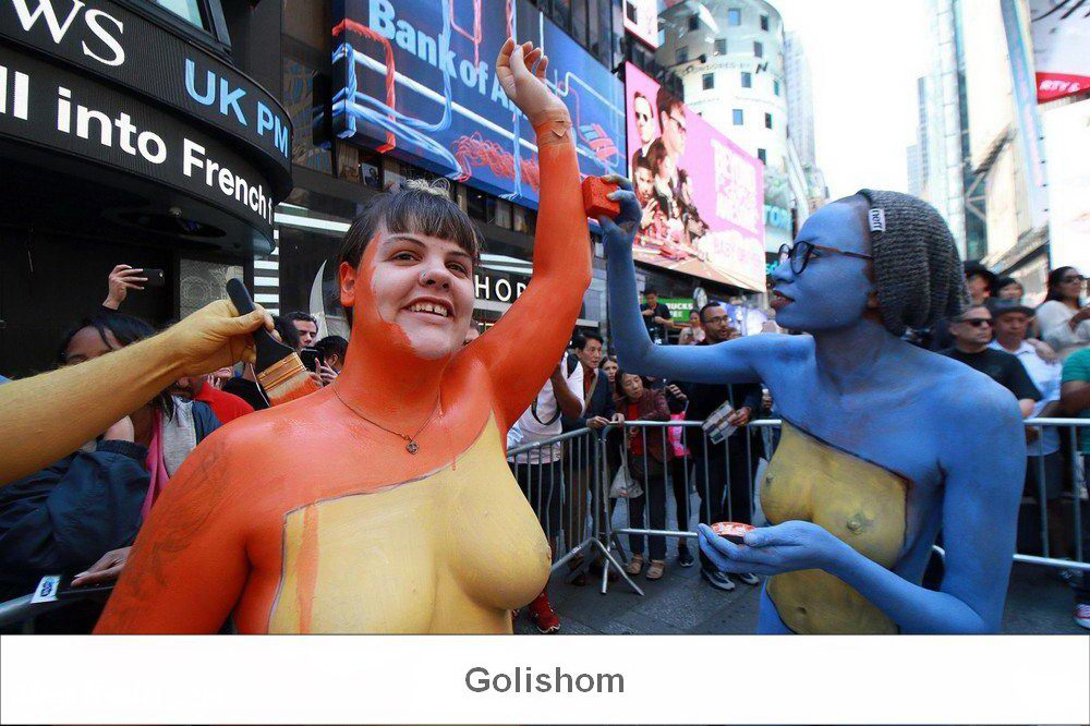 На Таймс Сквер в США, вышли сотни голых людей - фото + видео